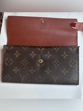 Auth Monogram Portefeuille
Sarah Wallet